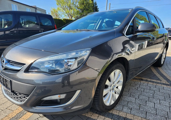 Opel Astra cena 34600 przebieg: 155852, rok produkcji 2015 z Podkowa Leśna małe 301